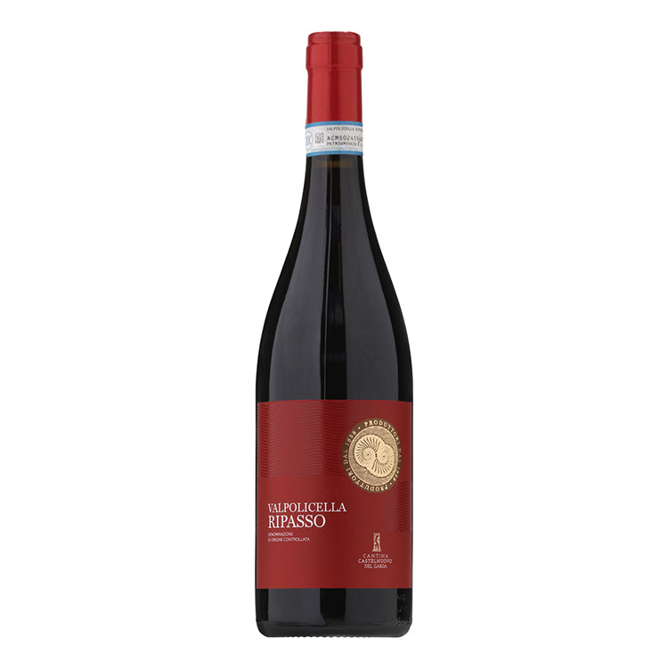 Flaske med Valpolicella Ripasso rødvin fra Cantina Castelnuovo del Garda i Italien.
