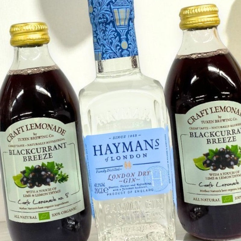 Drinks pakke med gin og solbær lemonade. En velsmagende og forfriskende sommerdrink.