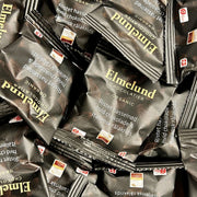 Økologisk chokolade fra Elmelund Chocolatier med ristet hasselnød, hvid chokolade og italiensk rålakrids.