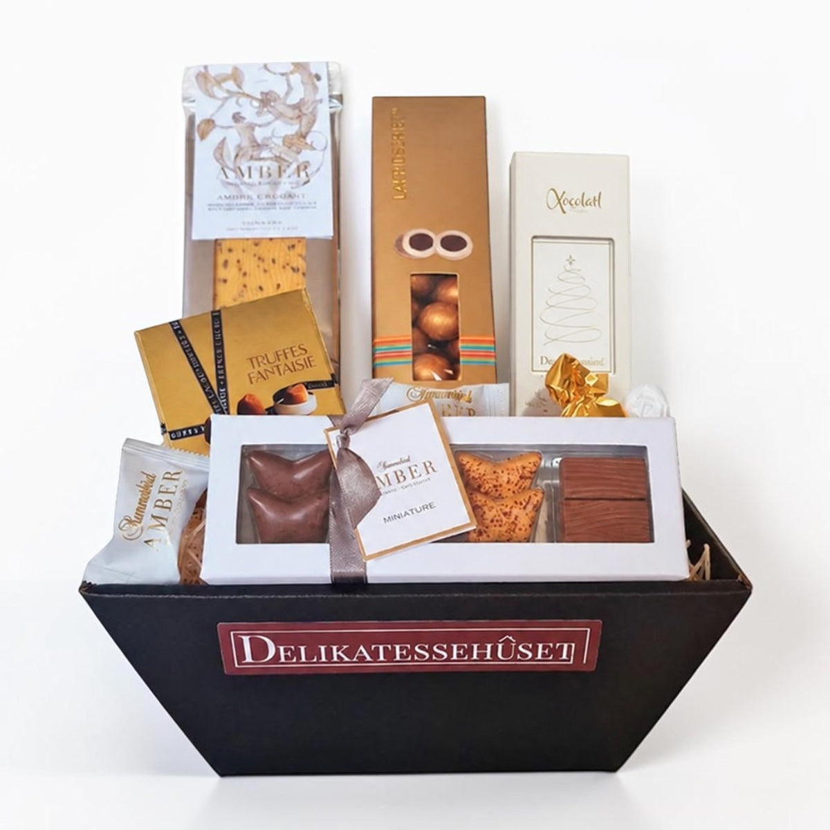 Julekurv - gavekurv med chokolade fra bl.a. Summerbird, chokoladetrøfler og lakrids med chokolade