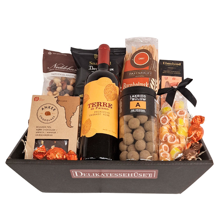 Gavekurv med rødvin, chokolade og lakrids fra de danske gourmetproducenter.
