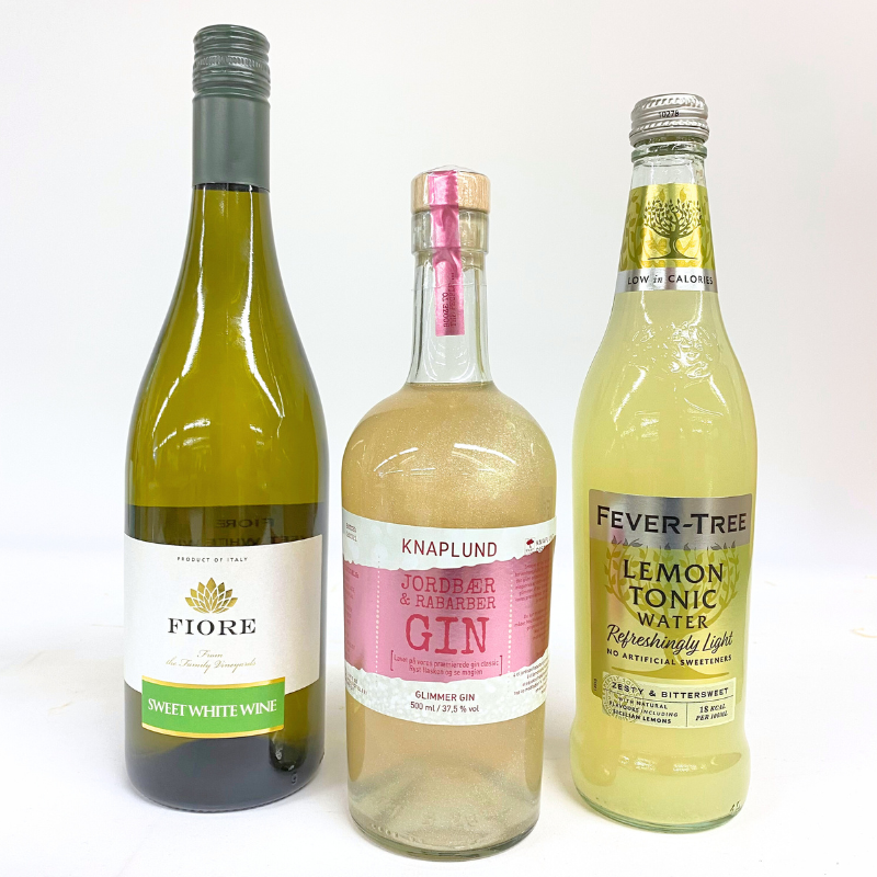 Knaplund Jordbær & Rabarber Glimmer Gin med Fiore hvidvin og Fever-Tree Lemon Tonic Water.