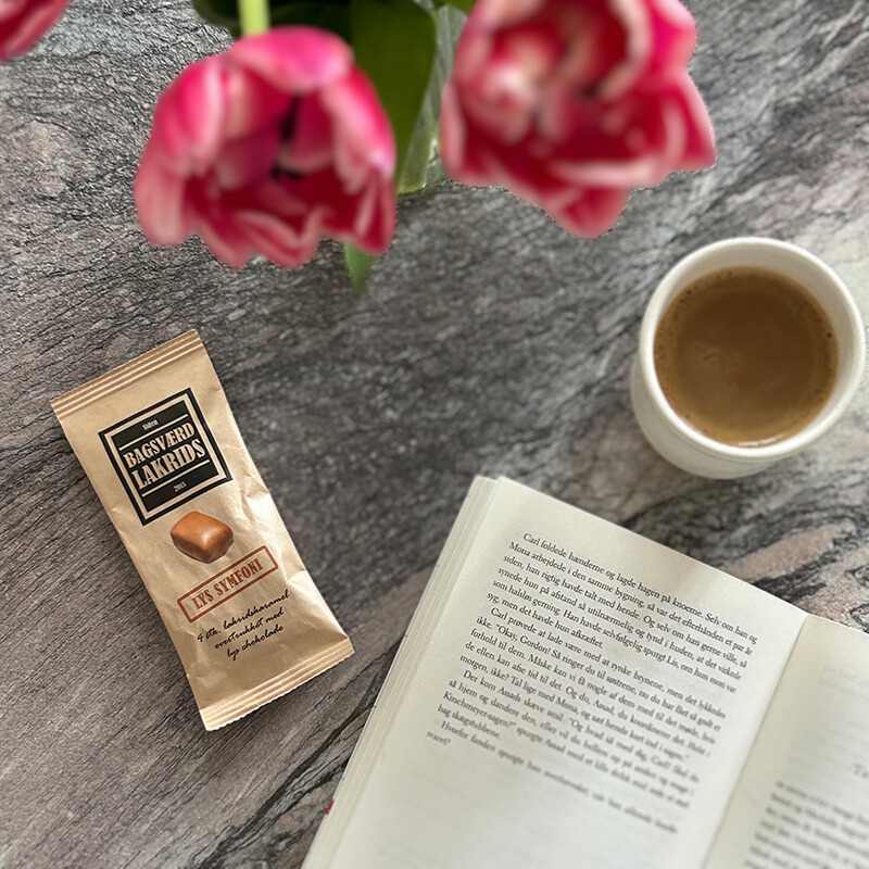 Lakrids med chokolade over