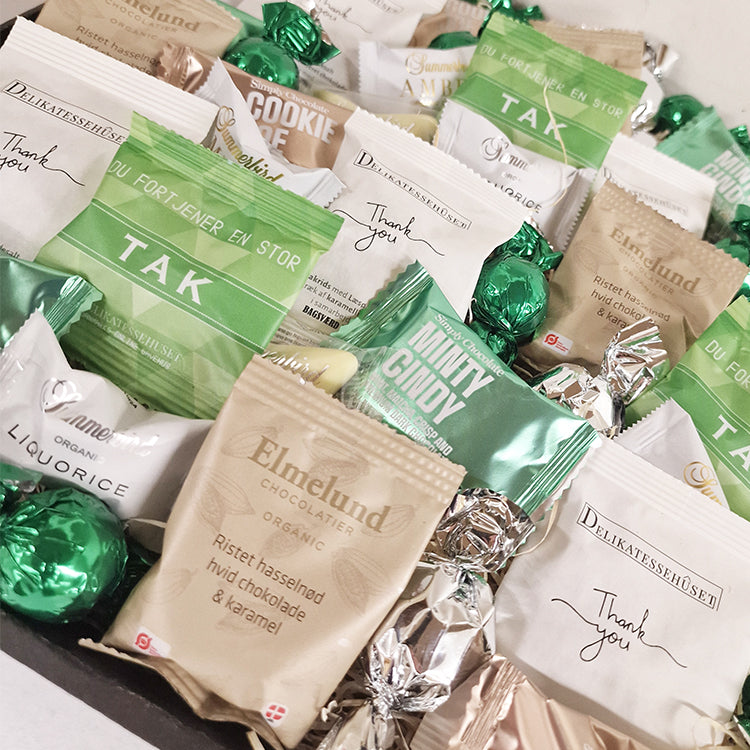 Gavekurv 'tak' med lakrids, chokolade, vingummi m.m.