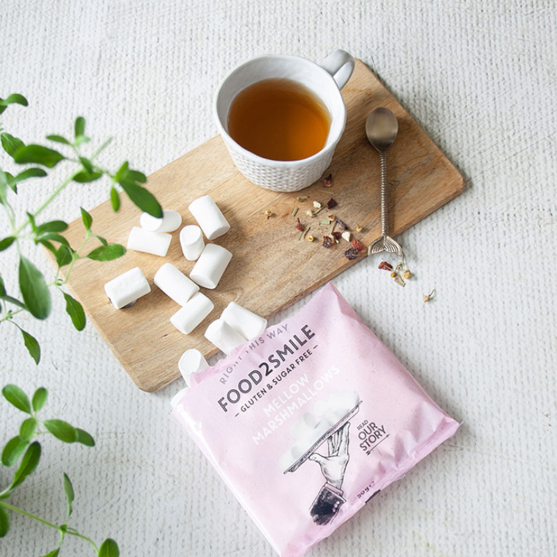 Sukkerfri skumfiduser – bløde, luftige marshmallows uden gluten og laktose, perfekte til varm kakao, bålhygge eller som en sød snack uden sukker.