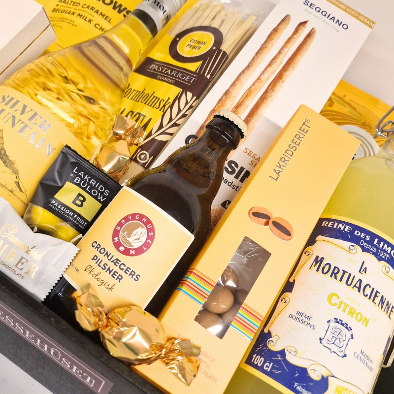 Gavekurv med økologisk øl, lakrids, lemonade og specialiteter til firmagaver og medarbejdere.