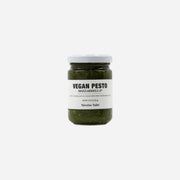 Et glas vegansk pesto med mozzarisella og basilikum fra Nicolas Vahé hos Delikatessehuset.