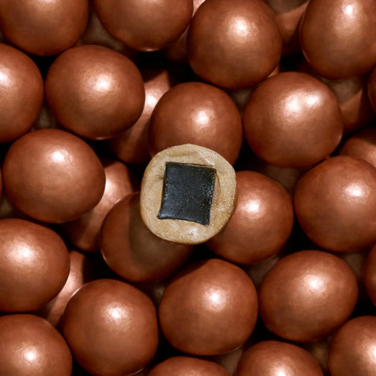 Sød lakrids overtrukket med dulcechokolade og havsalt