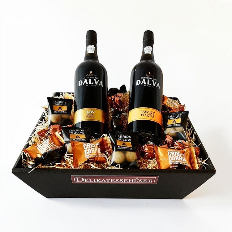 Gavekurv med to flasker portvin. Send en gave med portvin. Her får du både en klassisk Tawny samt en LBV portvin