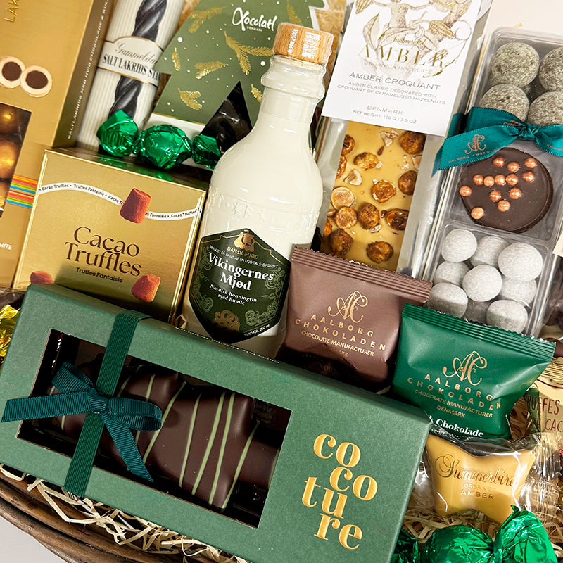 Stor eksklusiv julekurv med chokolade, lakrids og lækre sager
