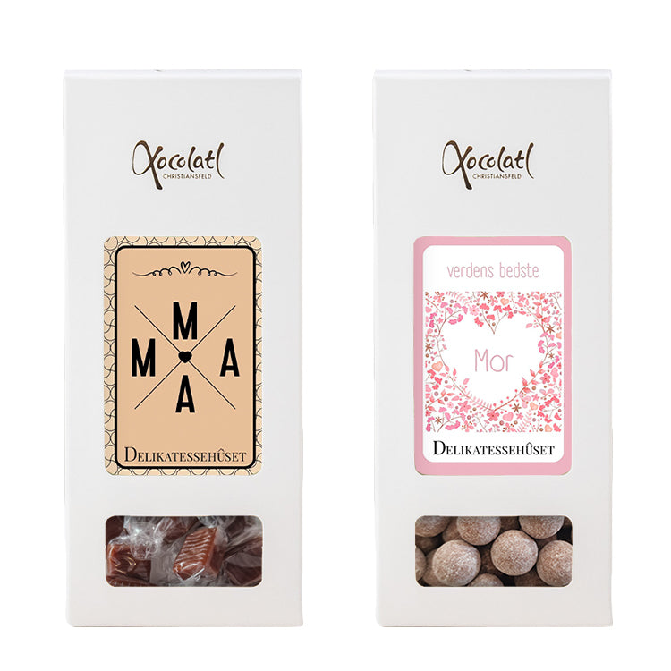 Gaveæsker til Mors Dag med teksten MAMA og verdens bedste Mor, indeholdende karameller og chokolade.