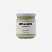 Et glas Nicolas Vahé Mayonnaise med sort trøffel til brug som dip eller i sandwiches.